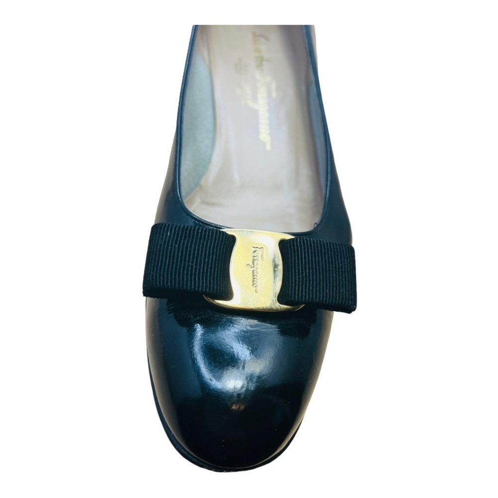 Salvatore Ferragamo Lillaz New Bone Calf Patent Leather Pumps Gold Logo 9.5AA - Picture 5 of 12